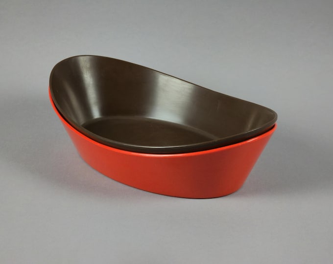 Vintage 1970s Set Of 2 ROSTI 2014 Boat-Shaped Melamine Bowls.