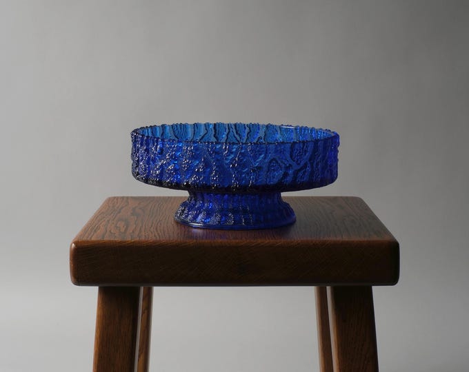 Geoffrey Baxter Whitefriars Bark Glass Bowl, Royal Blue Art Glass Vessel, British MCM, 1960s.