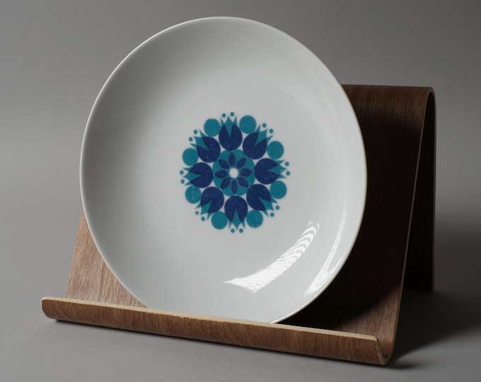 Thomas West Germany Pinwheel Blue Porcelain Plates, Set of Five, 1970s Space Age Design.