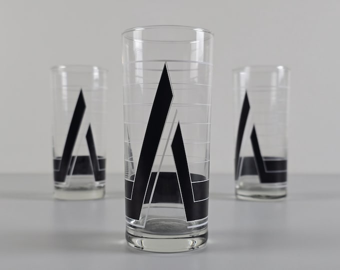 Postmodern Design - Set Of 3 Vintage Tumbler Glasses With Retro Geometric Motifs - Vintage Home Decor - Italy, 1980s.