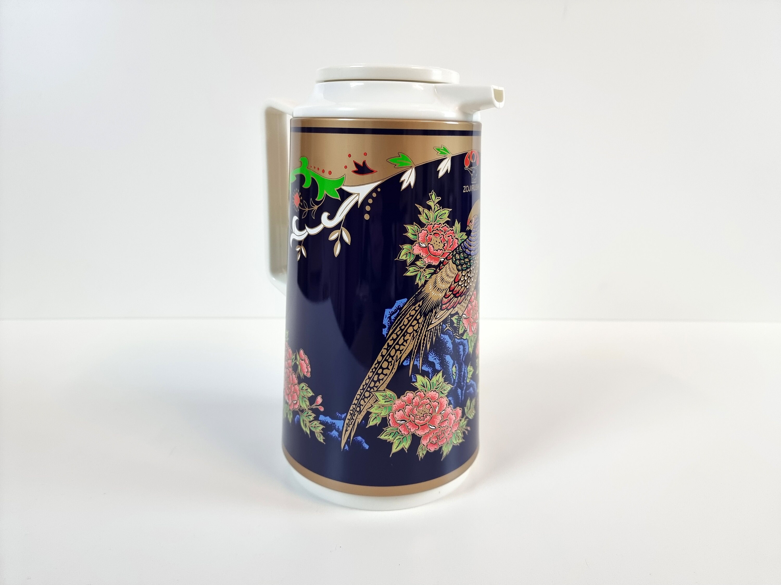 Japanese ZOJIRUSHI Elephant Thermos Teapot & Porcelain Tea Cups