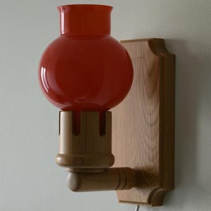 1970s Danish Mid-Century VITRIKA Trælampet Wood Wall Light — Scandinavian Vintage Wall Lamp With Orange Pressed Glass.