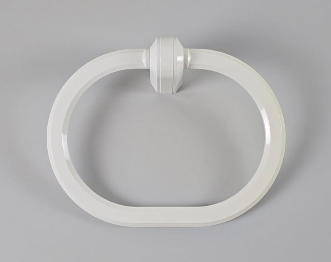 1970s New In Box Vintage TIGER PLASTICS Italic White Plastic Towel Ring - Retro Bathroom Accessories - Holland.