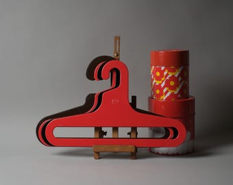 Bundle Of Space Age Hangers & Tins, 1970s / Ingo Maurer Design M / Flair Holland / Massilly.