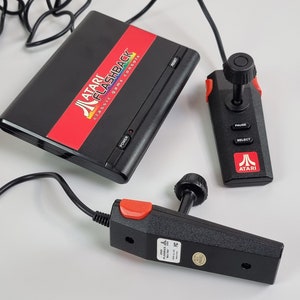 Vintage Gaming Consoles ATARI FLASHBACK Mini 7800 Classic Gaming Console Retro Gaming Consoles 2004. image 1