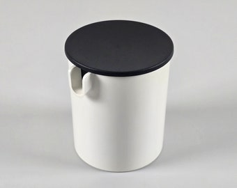 Diseño de la era espacial - Crema de plástico blanco STELTON vintage con tapa - Diseñado por Erik Magnussen, década de 1970.