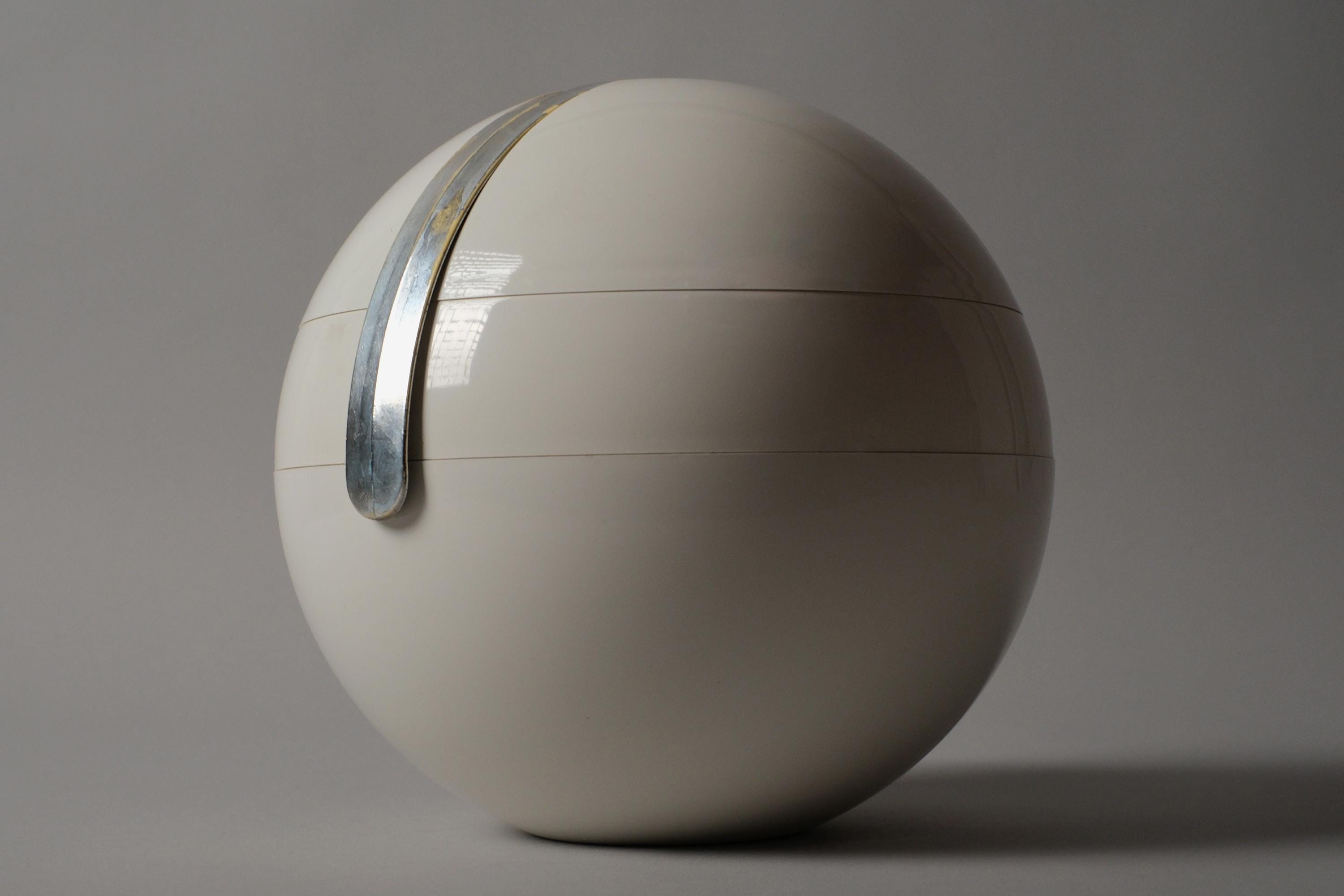 レアGuzziniグッチーニアイスバケットPaoloTilche(スペースエイジ Guzzini Stella Ice Bucket by Paolo Tilche, White Plastic, 1970s