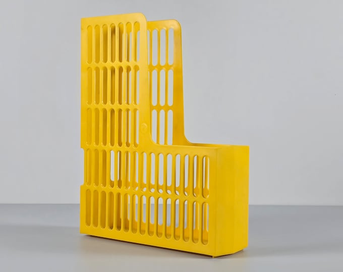 Postmodern Design - Vintage Yellow Plastic Documents Holder, Magazines Holder - Vintage Office Accessories - Holland, 1980s.