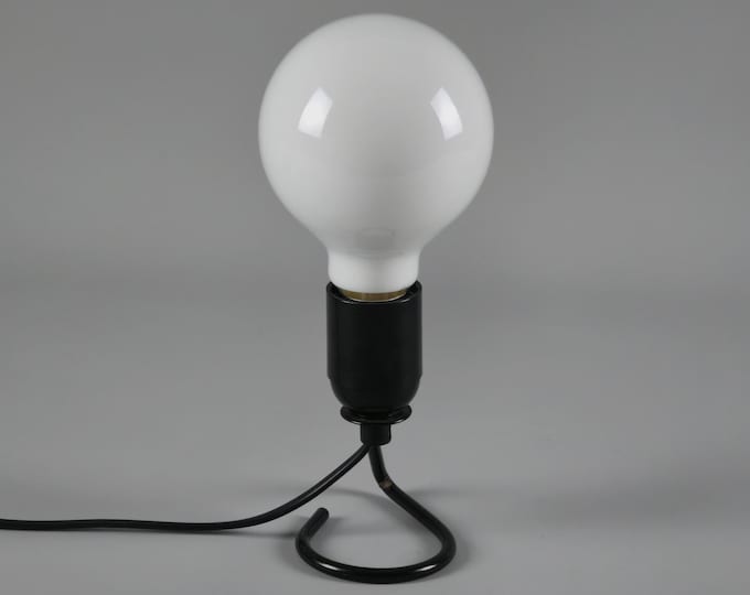 Retro 1980s Industrial Desk Lamp With Looped Wire Base.