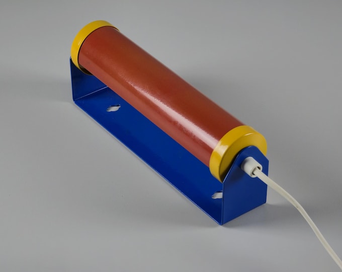 Vintage 1980s G&G Tricolor Adjustable Wall Light Fixture, Postmodern Wall Lamp By Gérard Gossé.