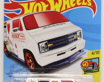 Hot Wheels Custom '77 Dodge Van HW Art Cars GTC88 - Treasure Hunt - Plus (+) a Bonus Hot Wheel