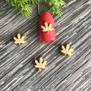 4 Pcs 3D Marijuana Leaf Metal Nail Charms, Marijuana Leaf Nail Art Charms, 3D Nail Art, Marijuana Nail Charms, Fancy Nail Charms Pearls