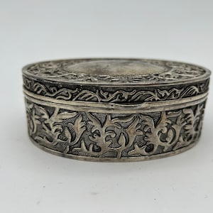Vintage Silver Plated Ornate Filagree Hinged Jewelry/ Keepsake Box.
