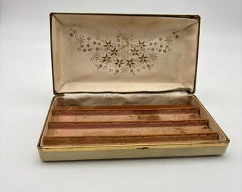 Vintage Mele Mid Century Hard Case Jewelry Box Travel Jewelry Organizer. Beige Exterior with Pink interior. Signs of wear
