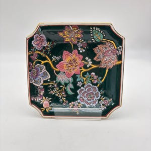 Late 20th Century Chinese Porcelain Floral Decorative Trinket Dish