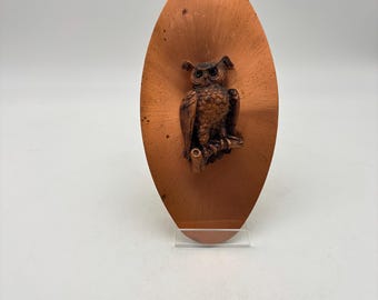 Vintage 1970’s Copperama Inc. 3D owl wall plaque featuring a raised owl on an oval background.