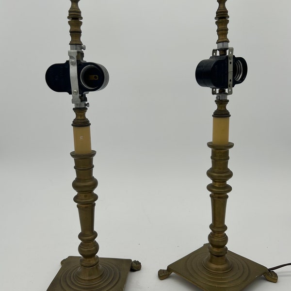 Pair of Vintage Brass Claw Foot Table Lamp / Aged Brass Buffet Lamps Set of 2