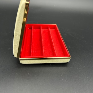 Vintage Mele Jewelry Box: Mid Century Cream Lace Travel Organizer