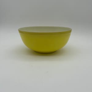Vintage Pyrex Yellow Mixing Bowl: Mid-Century Kitchenware (4-Quart, 10&quot;)