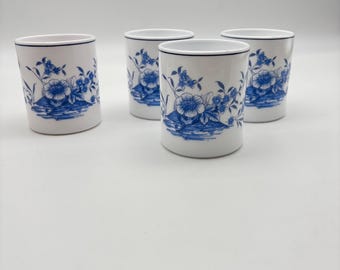 Vintage Set of 4 Arcopal France Blue Floral Milk Glass Mugs
