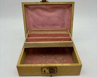 Vintage Mele Jewelry Box: Tan Exterior, Light Pink Interior, 1950s-60s