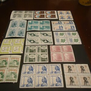58 sellos postales canadienses de la Casa de la Moneda, de 5 centavos, en su mayoría de la década de 1960