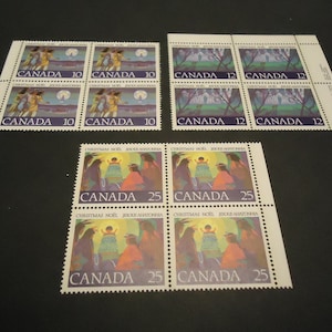 3 juegos de 4 sellos postales navideños sin usar de 1977 - Primer cuento de Navidad