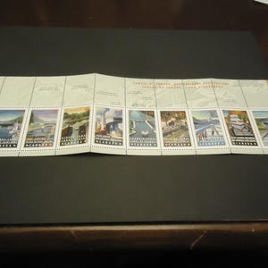 Sellos postales canadienses nuevos de 10 x 45 centavos de 1998 - Canales de Canadá - vienen doblados (ver imágenes) de un folleto.