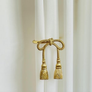 Handmade solid Brass bow tie Curtain Tieback ,Antique gold drapery  holdbacks,Lost wax casting, curtain hooks,curtain hardwares,home decor
