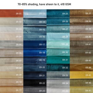 Puede incluir: Una carta de colores con 48 muestras de tela de terciopelo de algodón al 30% con capa opaca. Cada muestra está etiquetada con códigos de ER-01 a ER-48, con brillo, 410 GSM y una capacidad de sombreado del 70-85% en varios tonos de color.