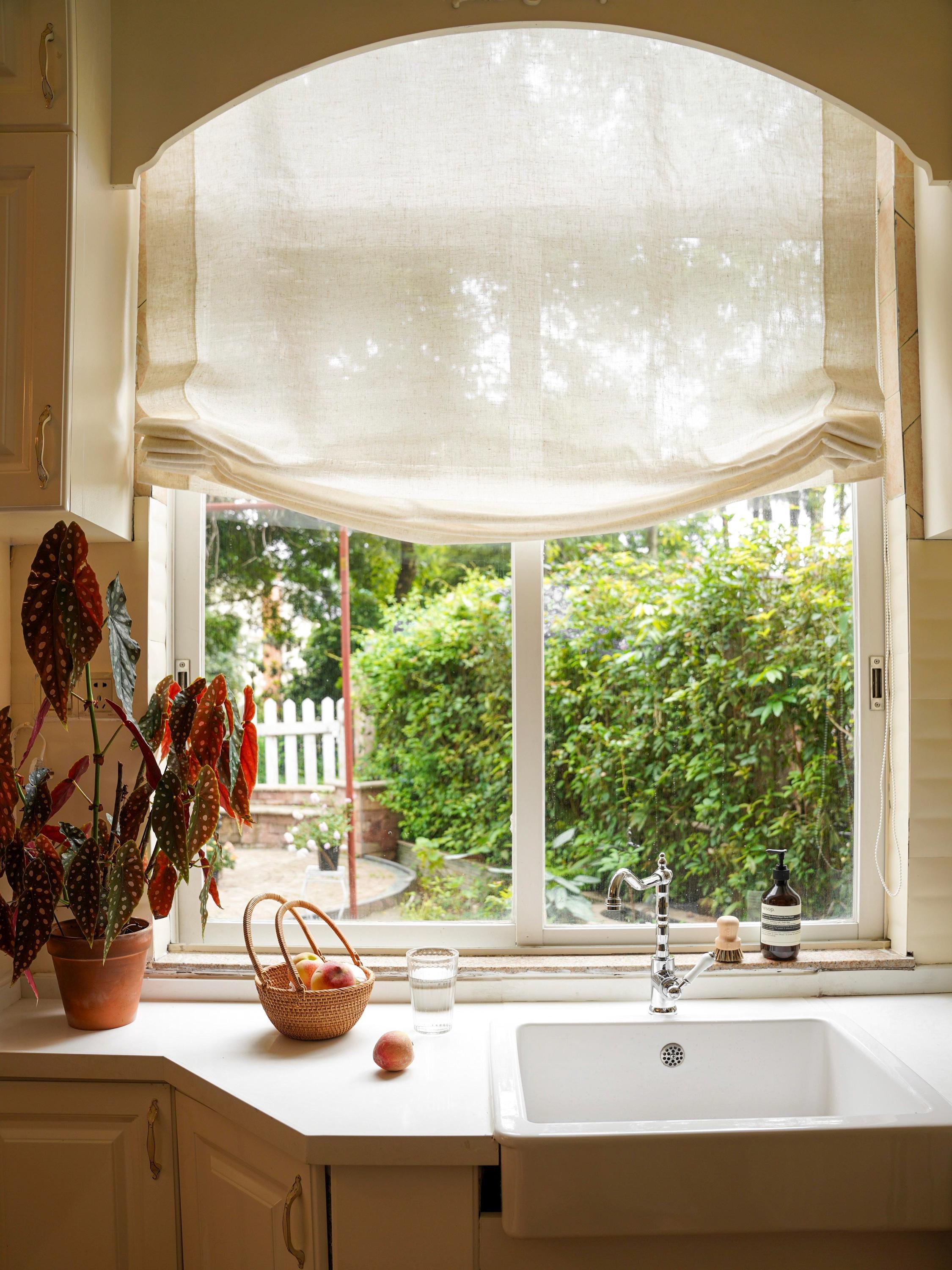 40 Colors , 100% linen Custom Roman Shades With Chain Mechanism, Relaxed Roman Shade with 1 scallop, window treatment, Roman Blinds