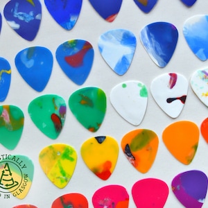 Handmade plectrums. 100% recycled plastic.