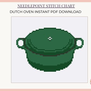 Pode incluir: Um gráfico de ponto de cruz digital com uma panela holandesa verde. A imagem é uma ilustração pixelizada da panela com tampa e alças. O texto na parte superior diz "NEEDLEPOINT STITCH CHART" e "DUTCH OVEN INSTANT PDF DOWNLOAD."