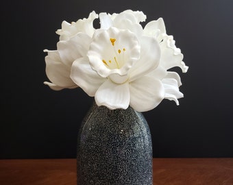 Real Touch Daffodil Arrangement, Creamy White Flowers, Speckled Vase