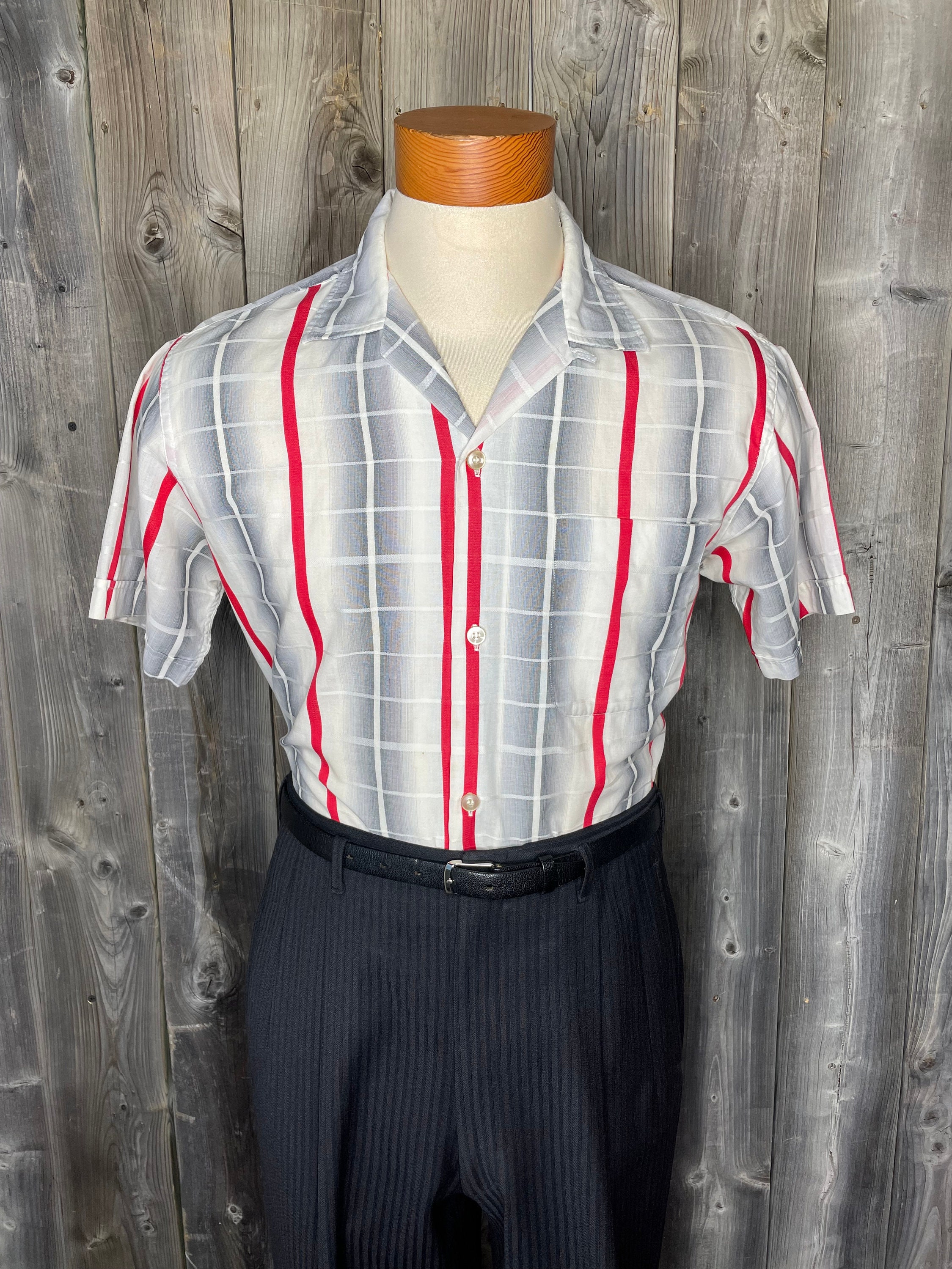 VINTAGE 1950s Nelson Paige Loop Collar Shirt / Button Down / Short Sleeve /  Dress Shirt / Button Up / Men’s Wear / Rockabilly / True Vintage