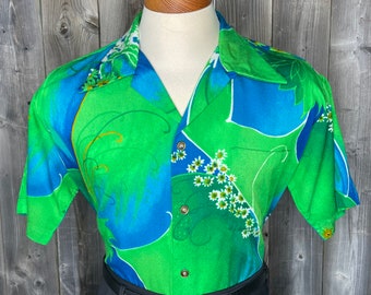 VINTAGE 1970s Paradise Hawaii Loop Collar Hawaiian Shirt / Made In Honolulu / Aloha / Men’s Floral Shirt / Tiki / Dead Stock / True Vintage
