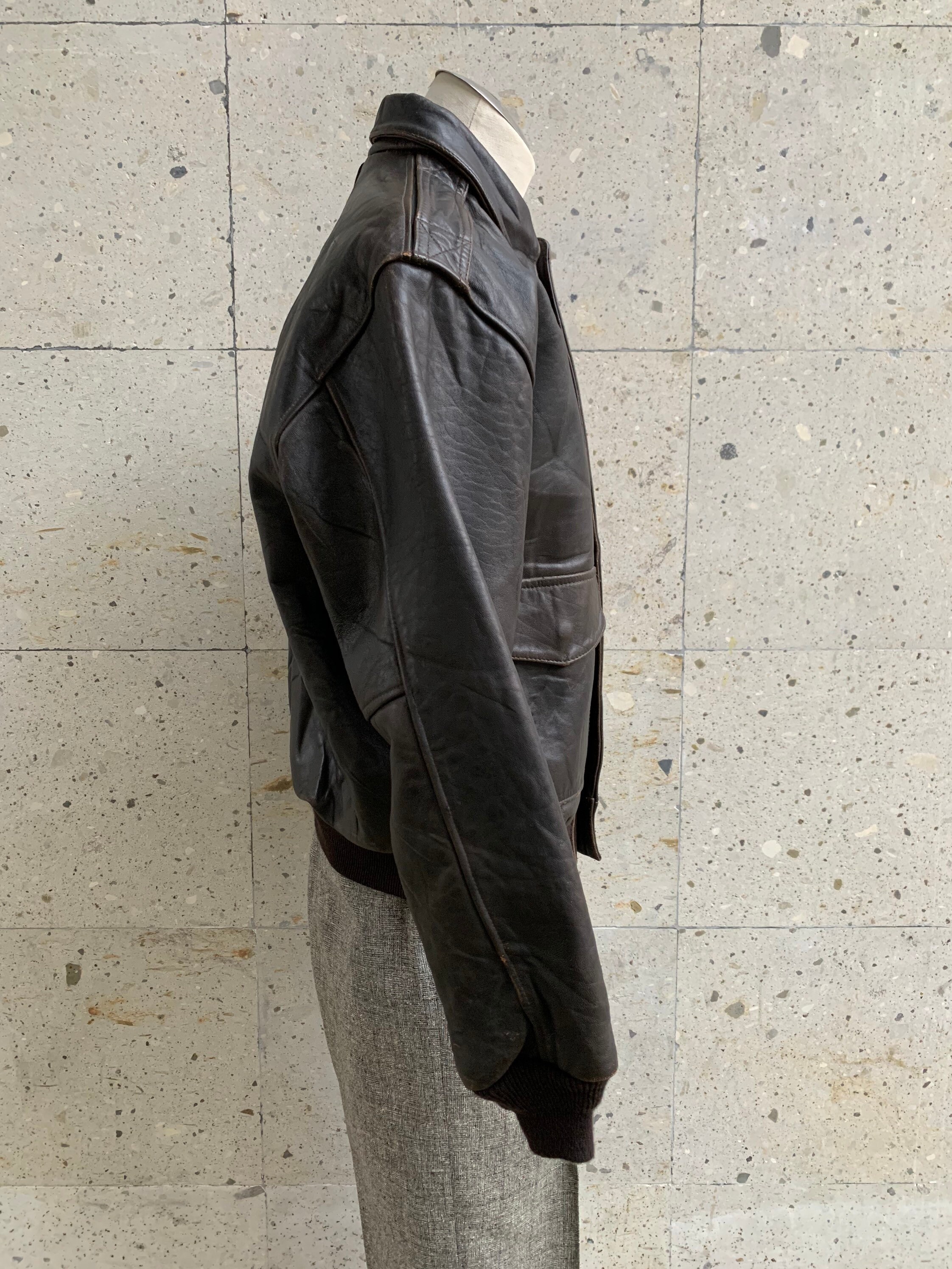 VINTAGE 1990s AVIREX Type A-2 Bomber Leather Jacket / Top