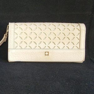 Cartera de muñeca Kate Spade de piel color blanco roto, color crema, cartera grande para mujer, cartera Kate Spade de alta calidad, cartera vintage grande blanca.