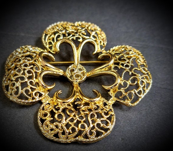 Large gold filigree lace cross shaped brooch pin,… - image 9