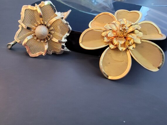 Set of 2 Gold meshe flower brooch pins,Large gold… - image 3