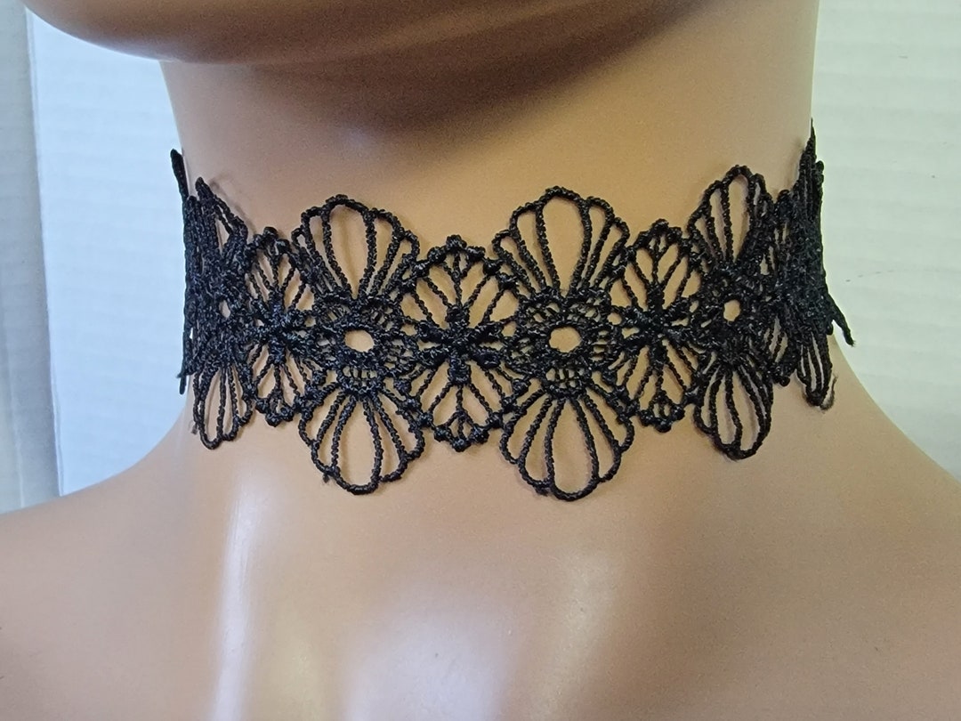 Black Lace Neck Collar main image 0