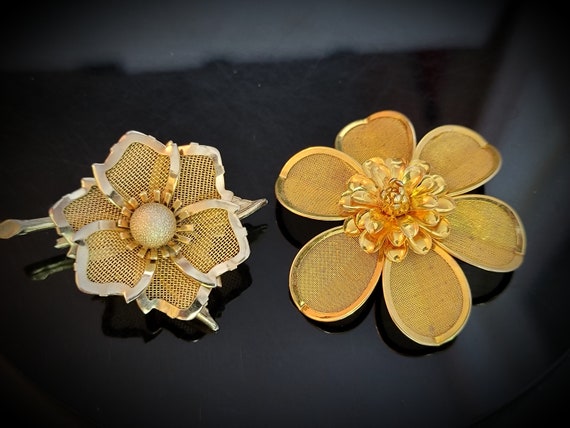 Set of 2 Gold meshe flower brooch pins,Large gold… - image 9