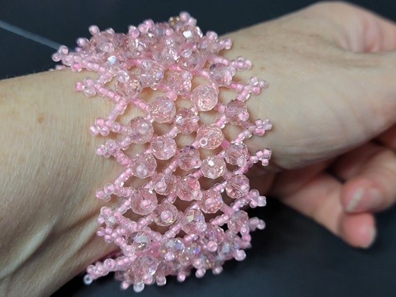 Siya Jewells fashion simple small daisy pendant crystal beads bracelet,Stylish  Crystal Beaded Bracelets for Women