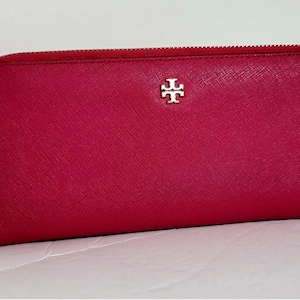 Tory Burch Silver Crocodile Wallet, Multi-Compartment, 7.5x4, designer wallet, wristlet wallet,Faux Leather wrist-let bag,