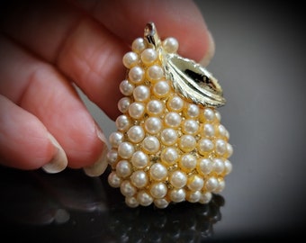 Gold small antique pear cluster pearl brooch,50th birthday gift for women,50th birthday gift for wife