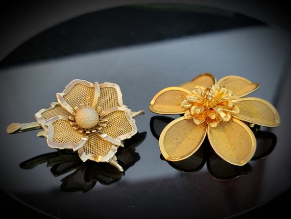 Set of 2 Gold meshe flower brooch pins,Large gold… - image 10