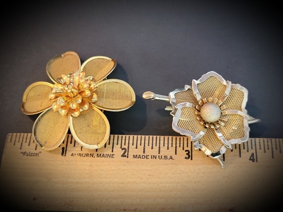 Set of 2 Gold meshe flower brooch pins,Large gold… - image 8
