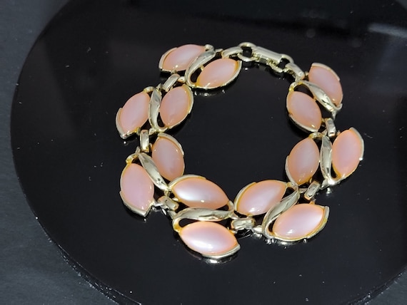 Vintage pink thermaset leave bracelet, Thermoset … - image 10