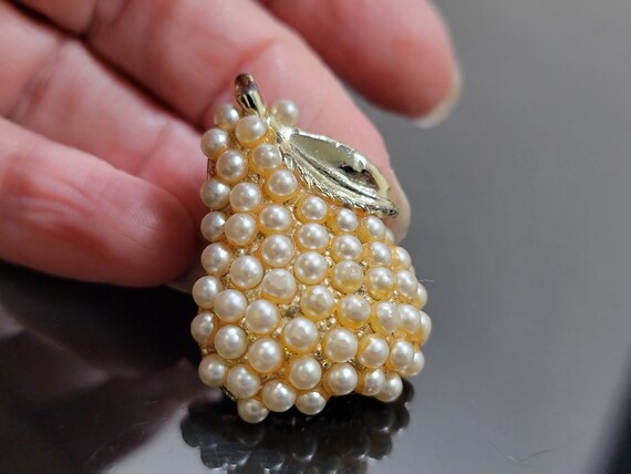 Gold small antique pear cluster pearl brooch,50th… - image 2