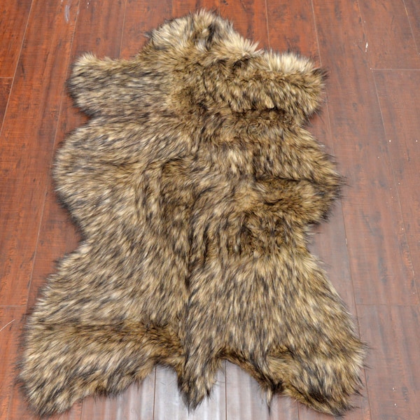 Wolf Fur Skin Area Rug Matériau synthétique Fabriqué à la main en daim antidérapant aux États-Unis